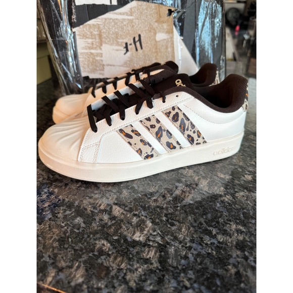 adidas Shoes - Adidas StreetTalk Womens Sneakers White Leopard Print KI0977 Size 7.5 NEW